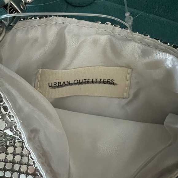 NWOT Urban Outfitters Cleo Chainmail Crossbody Bag Cell Phone - Picture 10 of 14